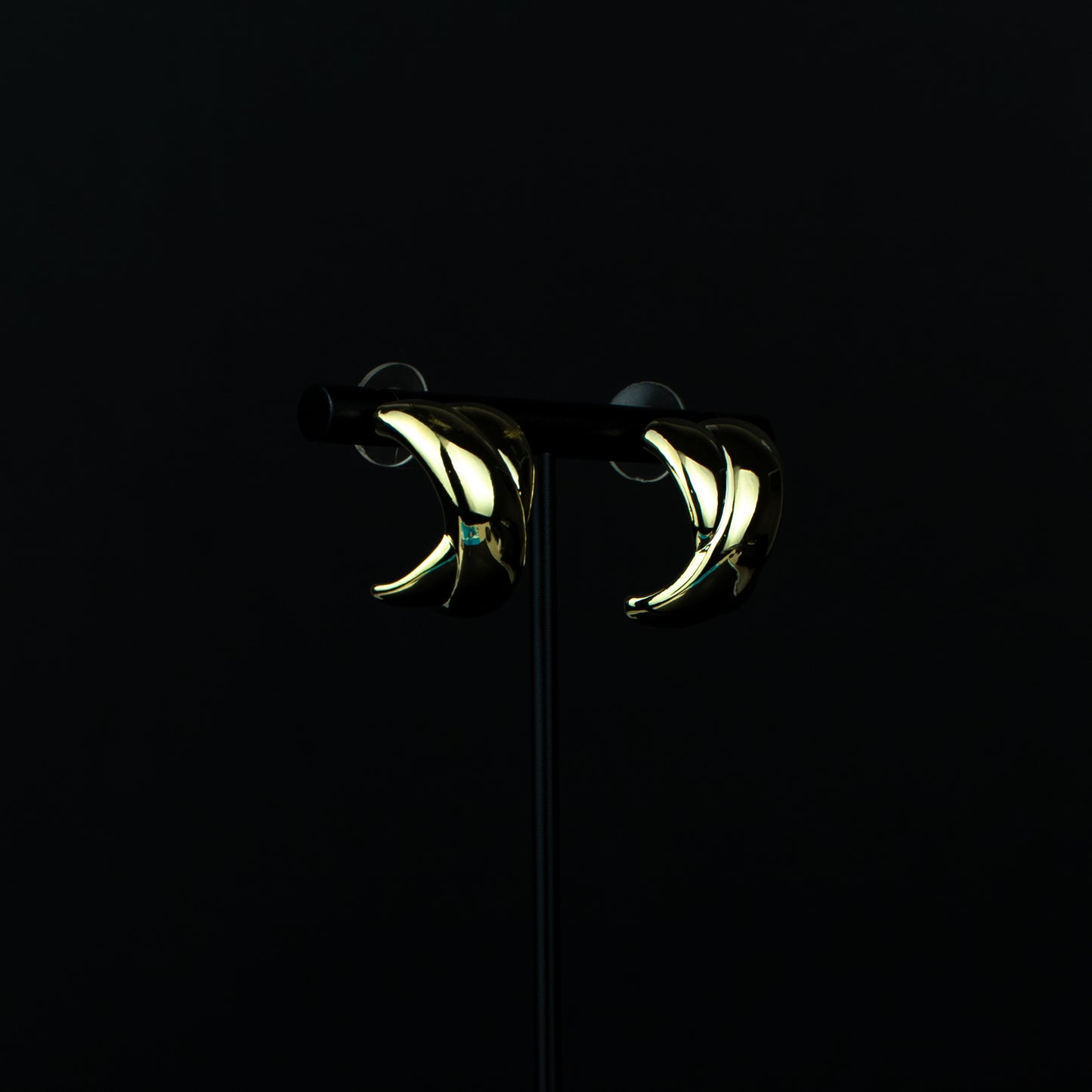 Veya Twist – Modern Sculptural Ribbon Earrings